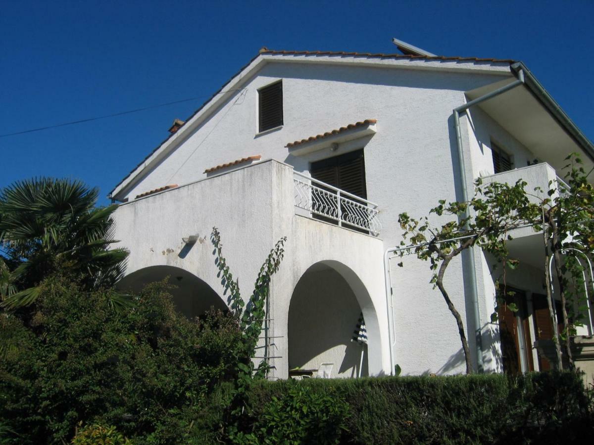 Apartments Cerovic Malinska Exterior foto